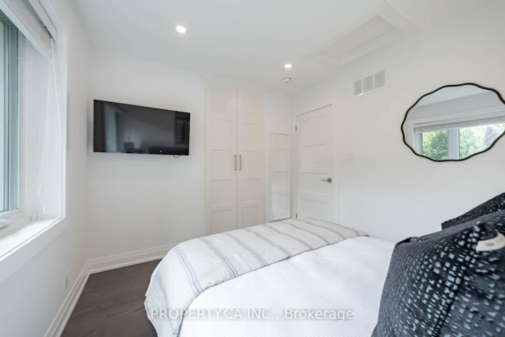 Photo 18 at 1533 Rometown Drive, Lakeview, Mississauga