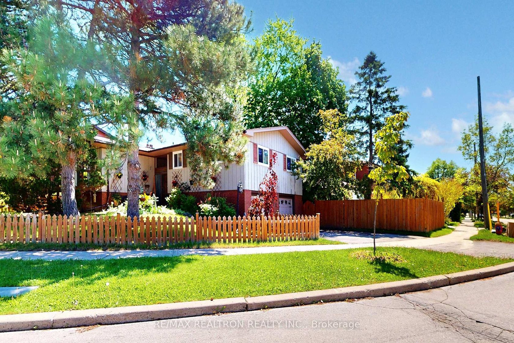 77 Margaret Avenue, Pleasant View, Toronto 