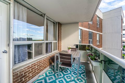 Photo 3 at 1607 - 5 Shady Golfway, Flemingdon Park, Toronto