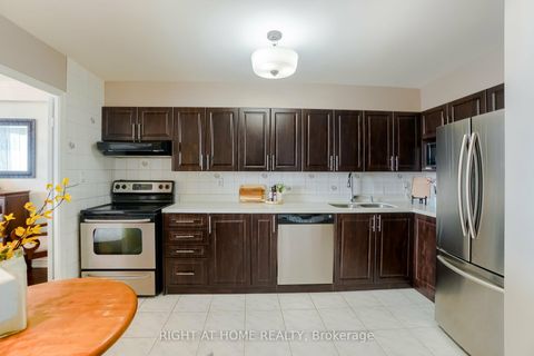 Photo 9 at 1607 - 5 Shady Golfway, Flemingdon Park, Toronto