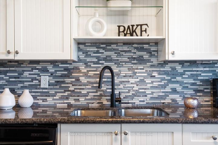 Photo 7 at 810 - 50 Inverlochy Boulevard, Royal Orchard, Markham
