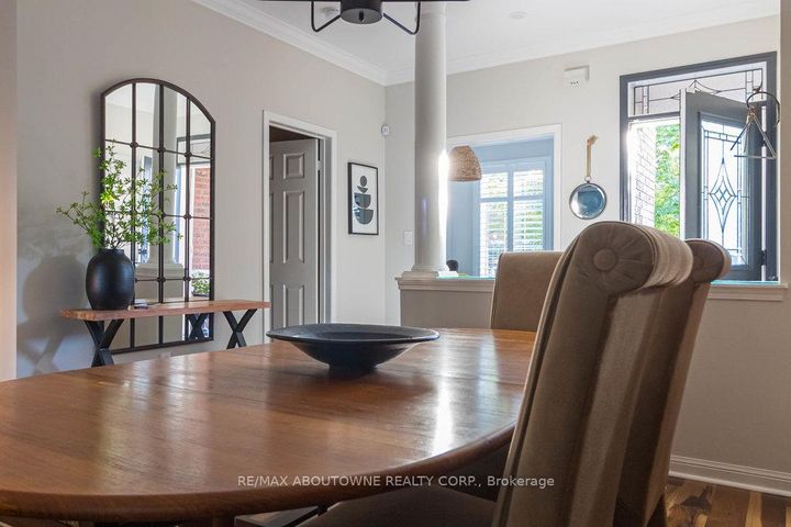 Photo 7 at 2 - 2590 Carberry Way, WM Westmount, Oakville