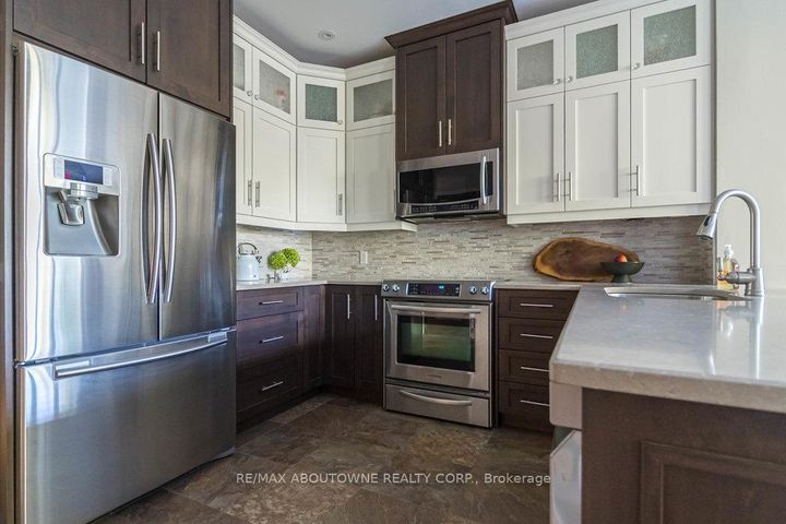 Photo 12 at 2 - 2590 Carberry Way, WM Westmount, Oakville