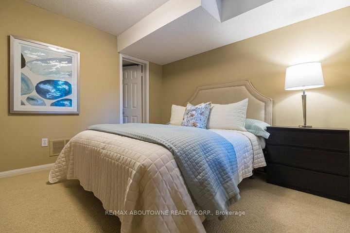 Photo 32 at 2 - 2590 Carberry Way, WM Westmount, Oakville