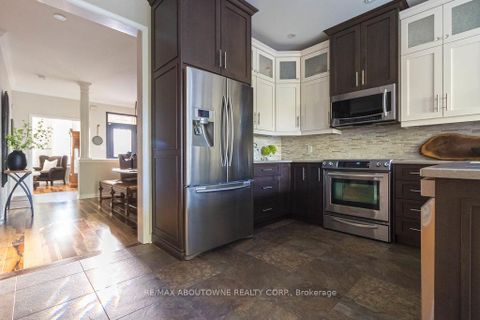 Photo 11 at 2 - 2590 Carberry Way, WM Westmount, Oakville