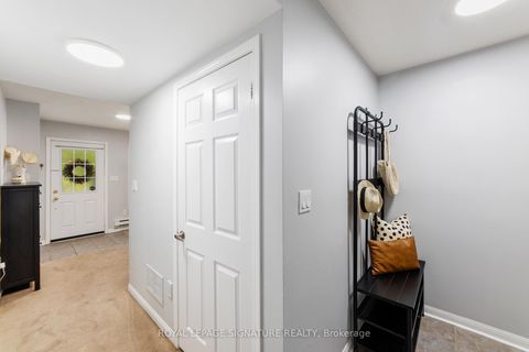 Photo 4 at 3113 Stornoway Circle, BC Bronte Creek, Oakville