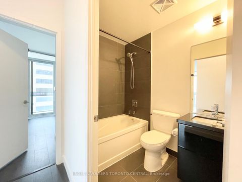 Photo 12 at 3002 - 8 Eglinton Avenue E, Mount Pleasant West, Toronto