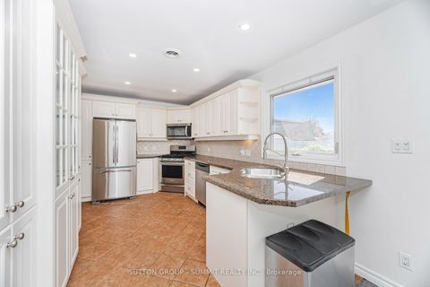 Photo 7 at 115 PARKWAY Avenue, Bowmanville, Clarington