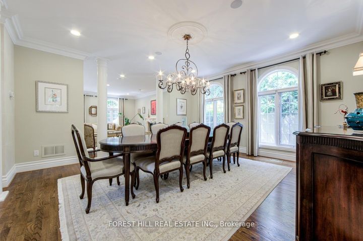 Photo 6 at 42 Aldershot Crescent, Windfields, Toronto