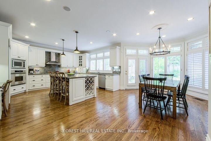 Photo 11 at 42 Aldershot Crescent, Windfields, Toronto