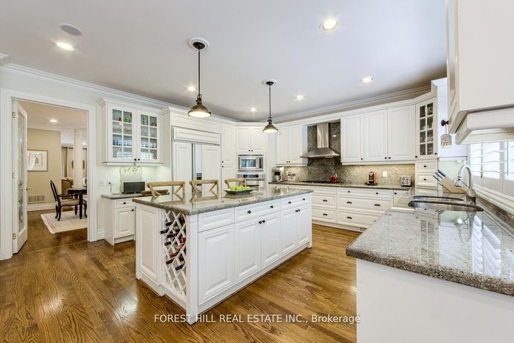 Photo 13 at 42 Aldershot Crescent, Windfields, Toronto