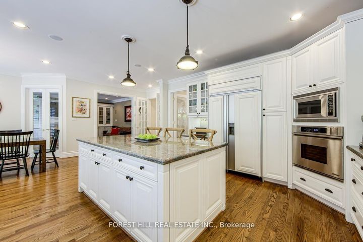 Photo 14 at 42 Aldershot Crescent, Windfields, Toronto