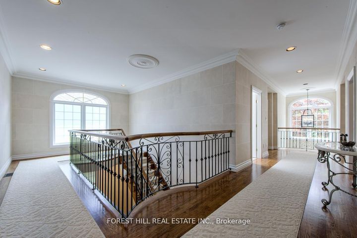 Photo 19 at 42 Aldershot Crescent, Windfields, Toronto