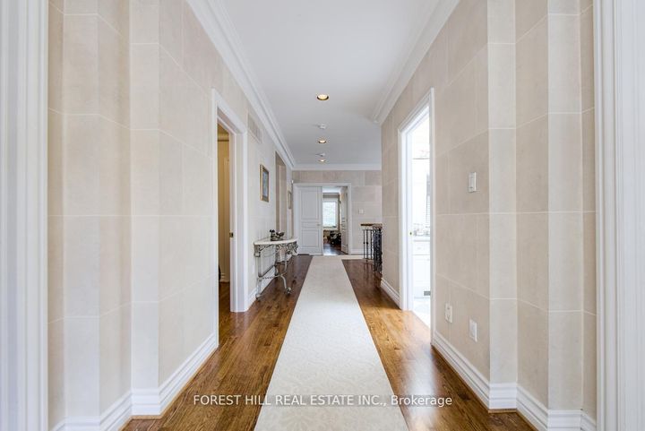 Photo 29 at 42 Aldershot Crescent, Windfields, Toronto