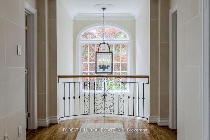 Photo 33 at 42 Aldershot Crescent, Windfields, Toronto