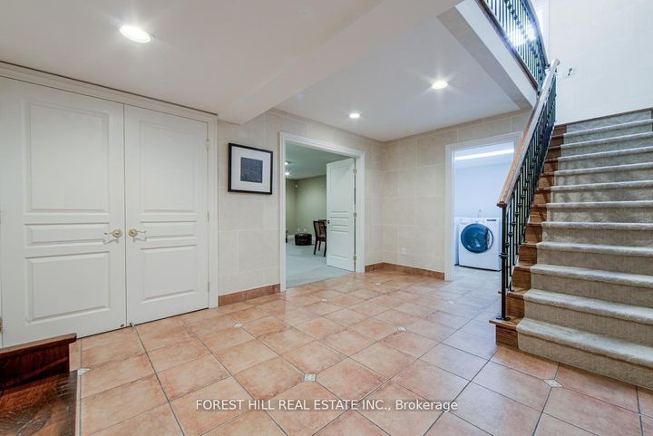 Photo 34 at 42 Aldershot Crescent, Windfields, Toronto