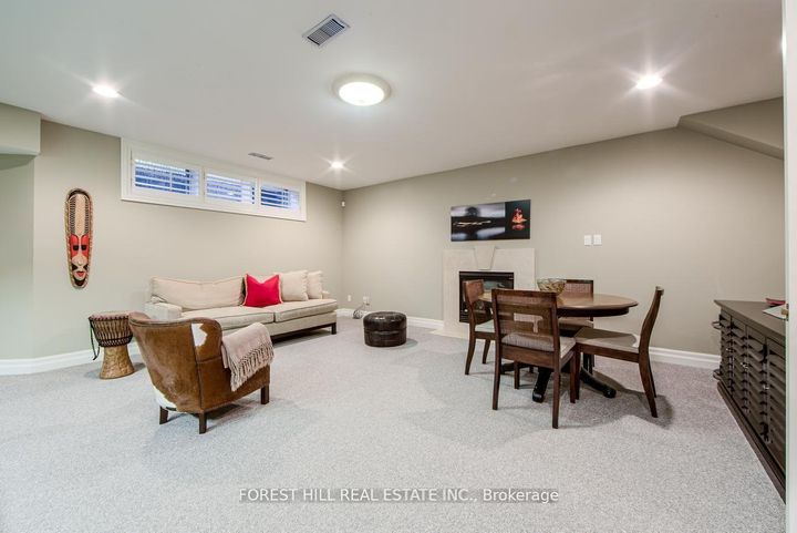 Photo 35 at 42 Aldershot Crescent, Windfields, Toronto