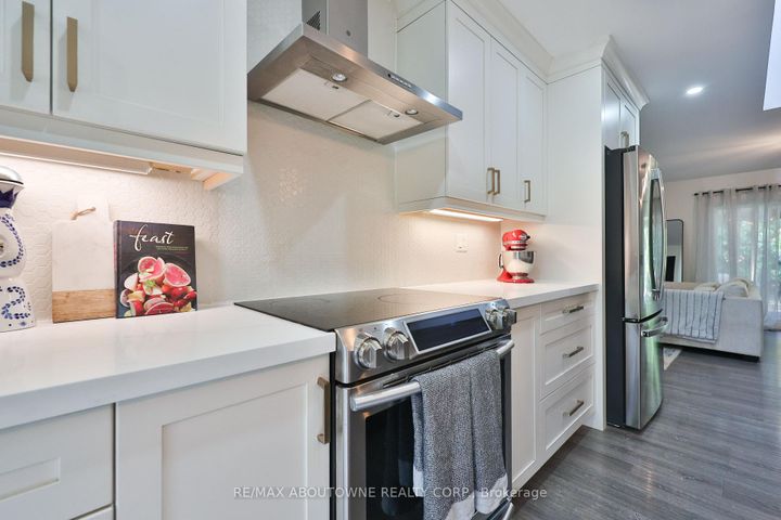 Photo 11 at 1131 Carol Street, Brant, Burlington