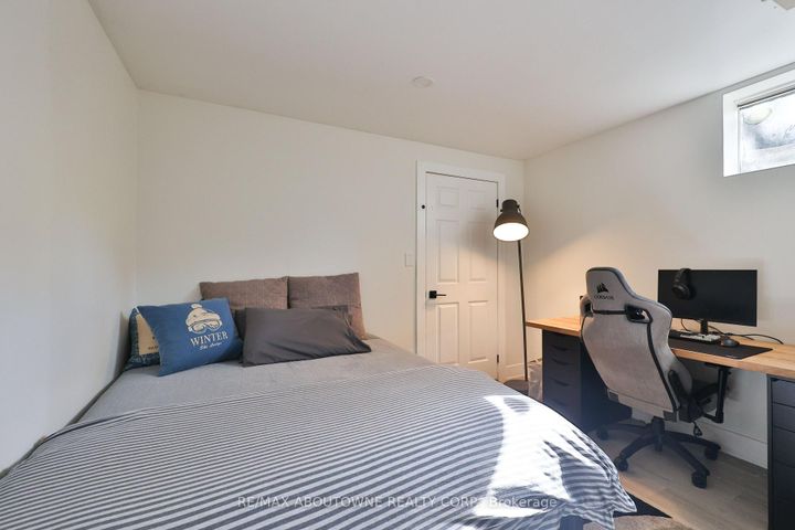 Photo 32 at 1131 Carol Street, Brant, Burlington