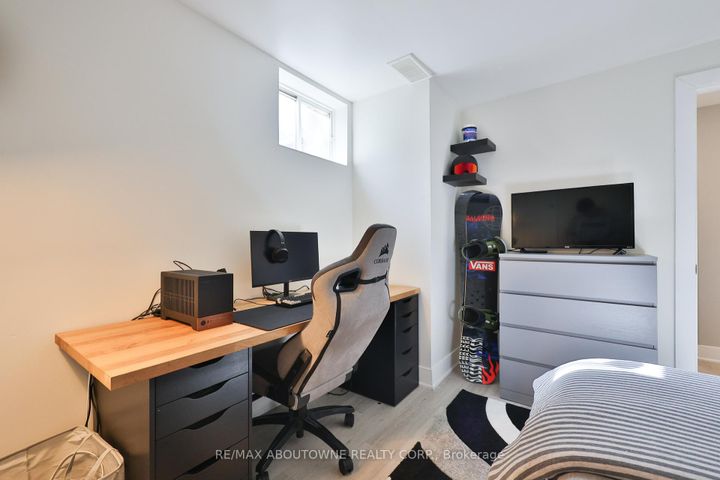 Photo 33 at 1131 Carol Street, Brant, Burlington