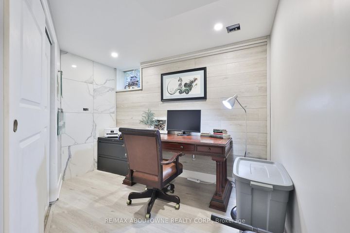 Photo 38 at 1131 Carol Street, Brant, Burlington