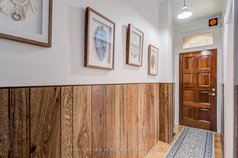 Photo 3 at 726 Adelaide Street W, Niagara, Toronto