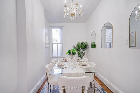 Photo 8 at 726 Adelaide Street W, Niagara, Toronto