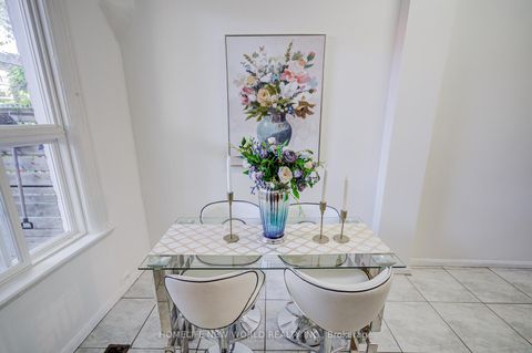 Photo 12 at 726 Adelaide Street W, Niagara, Toronto