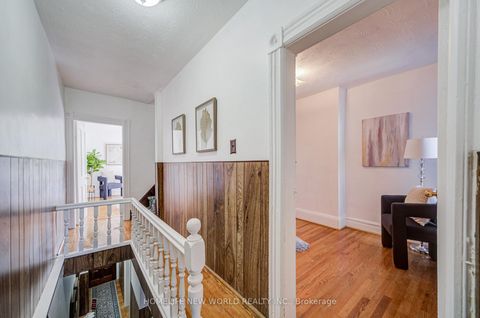 Photo 14 at 726 Adelaide Street W, Niagara, Toronto
