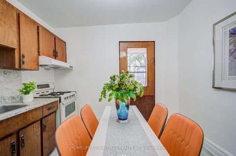 Photo 25 at 726 Adelaide Street W, Niagara, Toronto
