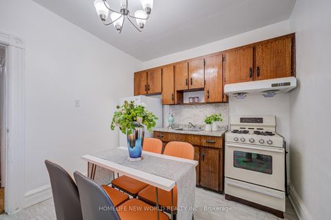 Photo 26 at 726 Adelaide Street W, Niagara, Toronto
