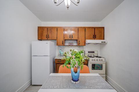 Photo 27 at 726 Adelaide Street W, Niagara, Toronto