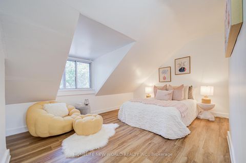 Photo 31 at 726 Adelaide Street W, Niagara, Toronto