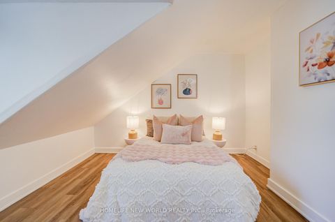 Photo 32 at 726 Adelaide Street W, Niagara, Toronto