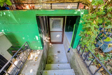 Photo 41 at 726 Adelaide Street W, Niagara, Toronto