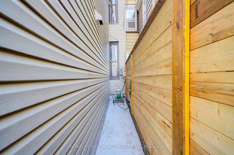 Photo 43 at 726 Adelaide Street W, Niagara, Toronto