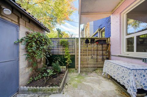 Photo 45 at 726 Adelaide Street W, Niagara, Toronto