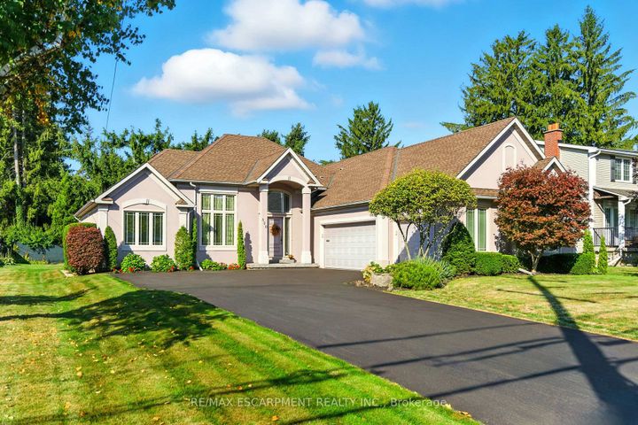 Photo 1 at 320 Fiddler's Green Road, Ancaster, Hamilton