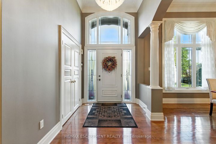 Photo 4 at 320 Fiddler's Green Road, Ancaster, Hamilton