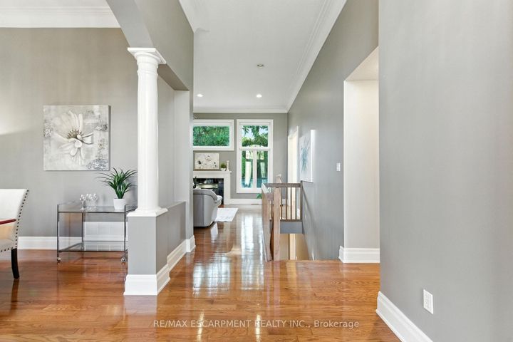 Photo 5 at 320 Fiddler's Green Road, Ancaster, Hamilton