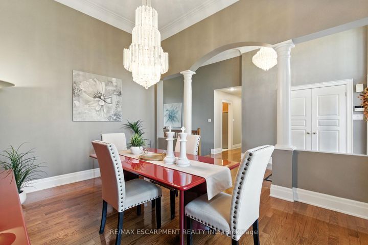 Photo 8 at 320 Fiddler's Green Road, Ancaster, Hamilton