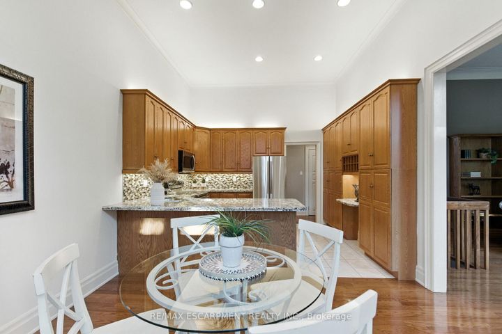 Photo 15 at 320 Fiddler's Green Road, Ancaster, Hamilton