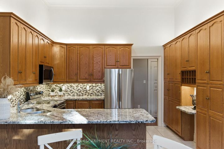 Photo 18 at 320 Fiddler's Green Road, Ancaster, Hamilton