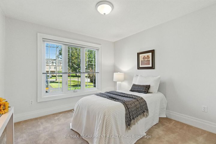 Photo 26 at 320 Fiddler's Green Road, Ancaster, Hamilton