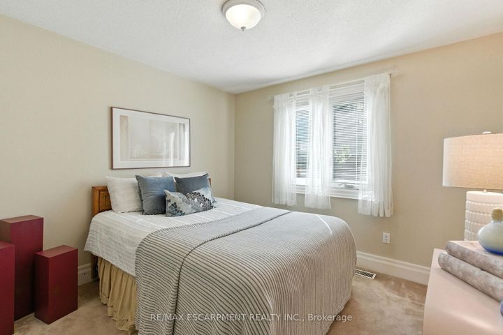 Photo 29 at 320 Fiddler's Green Road, Ancaster, Hamilton