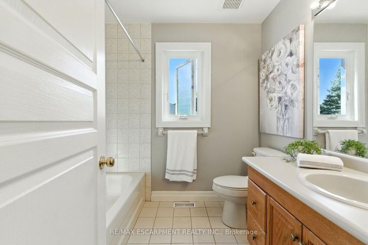 Photo 32 at 320 Fiddler's Green Road, Ancaster, Hamilton