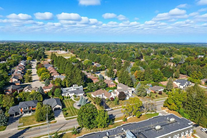 Photo 46 at 320 Fiddler's Green Road, Ancaster, Hamilton