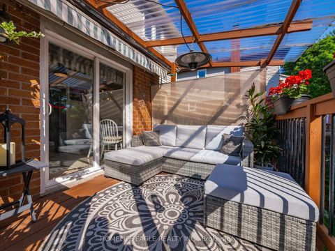 Photo 24 at 30 Moffat Crescent, Aurora Heights, Aurora