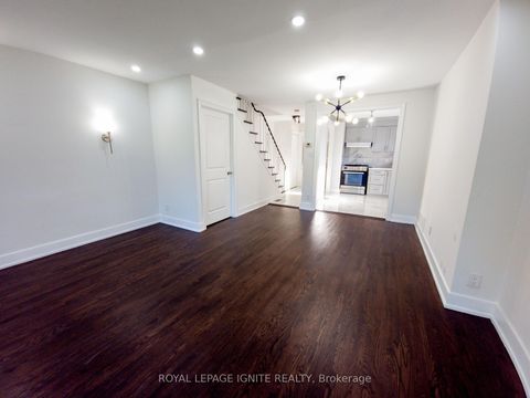 Photo 3 at 32 - 23 Tealham Drive, Clairville, Toronto