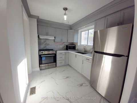 Photo 4 at 32 - 23 Tealham Drive, Clairville, Toronto